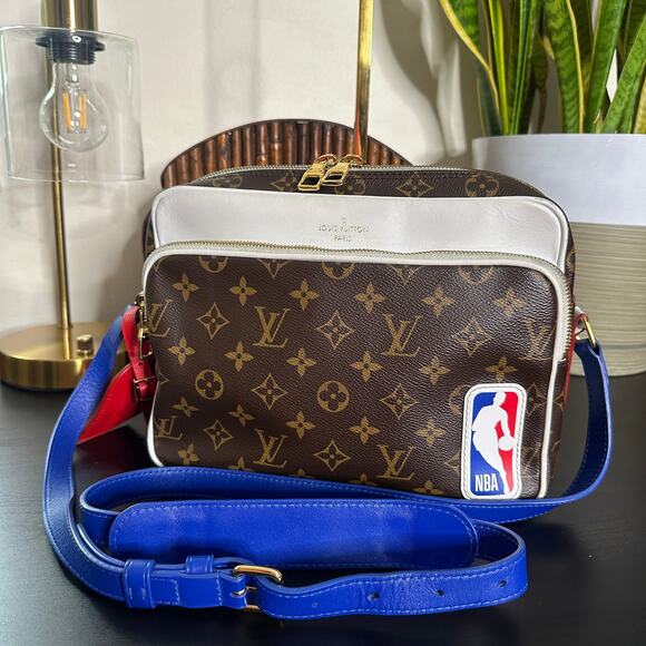 LOUIS VUITTON x NBA Monogram Nil PM Messenger Crossbody Bag - Picture 2 of 16